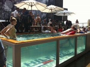 Tommy Hilfiger Pool
