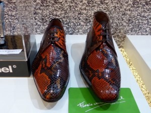Schuh (rot) von Floris van Bommel auf der Bread & Butter in Berlin Schuh (rot) von Floris van Bommel auf der Bread & Butter in Berlin